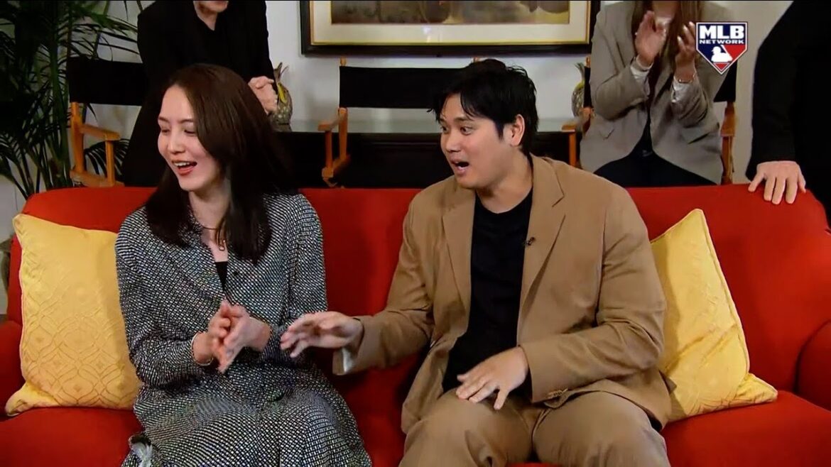 Decoy leaves after Clayton Kershaw announces Shohei Ohtani as unanimous 2024 NL MVP winner Decoy leaves after Clayton Kershaw announces Shohei Ohtani as unanimous 2024 NL MVP winner