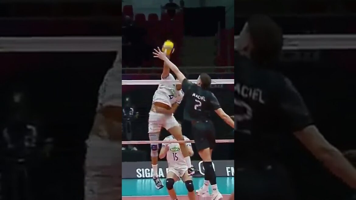 Massive one-hand block😃😃#vollyballputriindonesia🏀 #vollyballworld#sports 🏐#volleyball @Nandhu_adit🏐🏐 Massive one-hand block😃😃#vollyballputriindonesia🏀 #vollyballworld#sports 🏐#volleyball @Nandhu_adit🏐🏐
