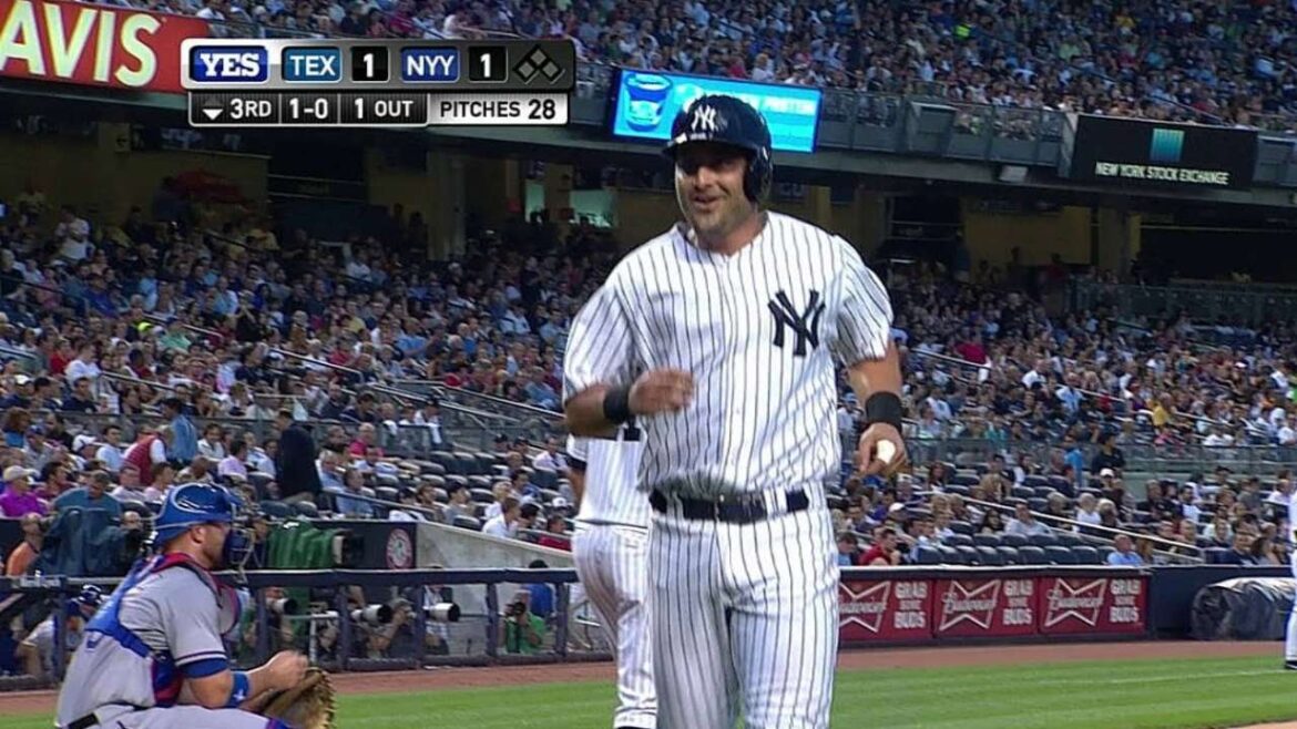 TEX@NYY: Cervelli scores on a balk by Darvish