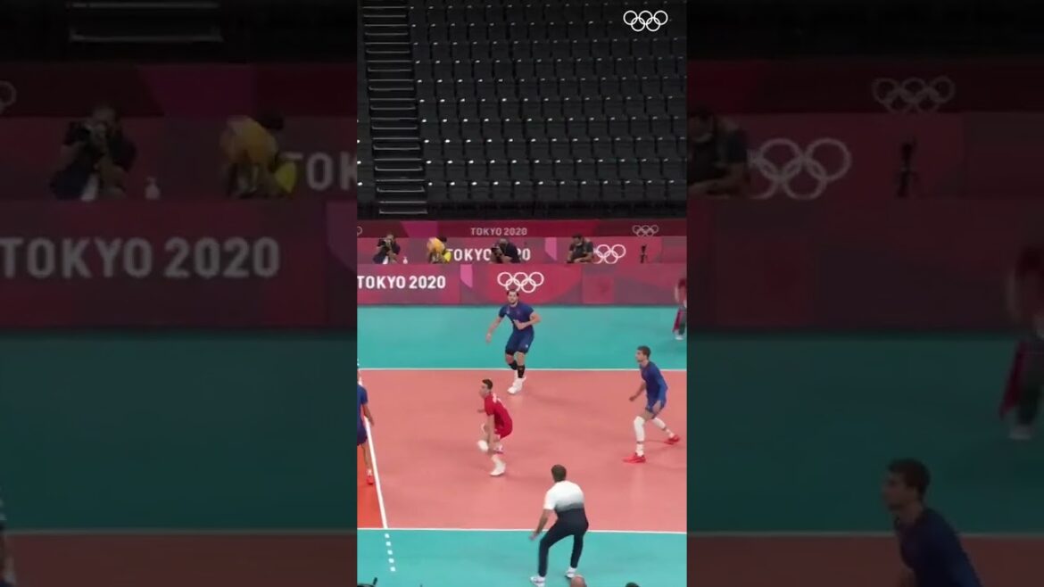 coach wanted to play... 😇  #Tokyo2020