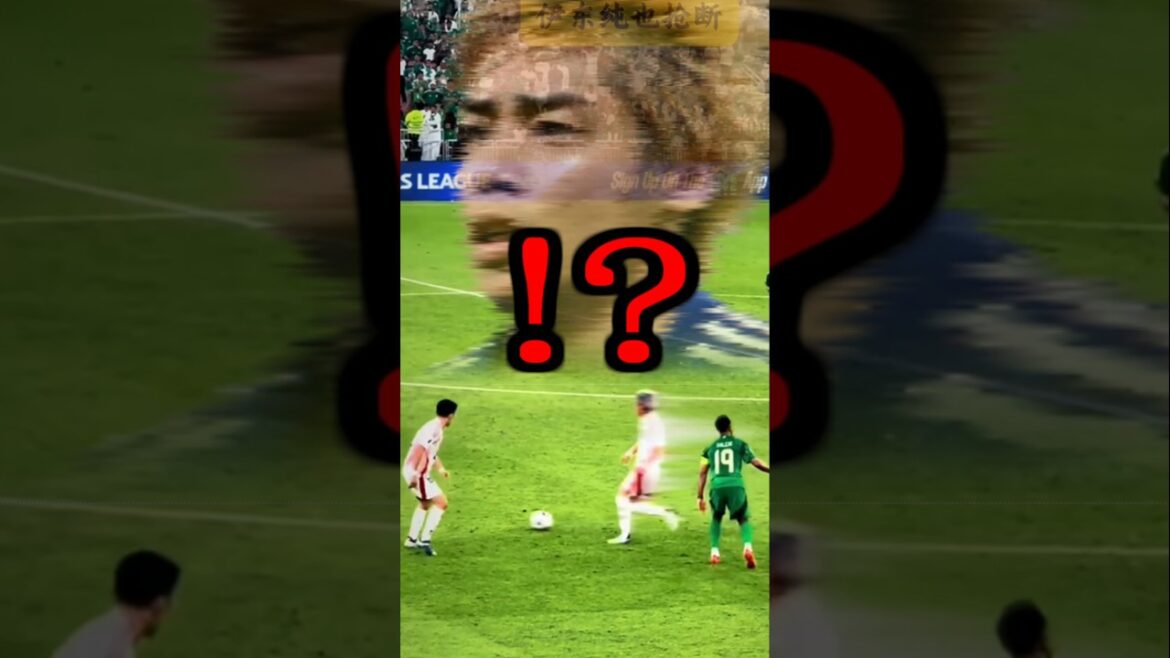 Shocking footage of something crossing at an overwhelmingly high speed in the national team match #Ito Junya