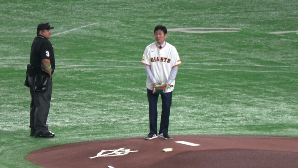[Giants]Opening game!! Appears at the first pitch! Japan's national soccer team member Moriyasu Kazuichi and Sakamoto Hayato, who is friendly to the lady, are on the local video