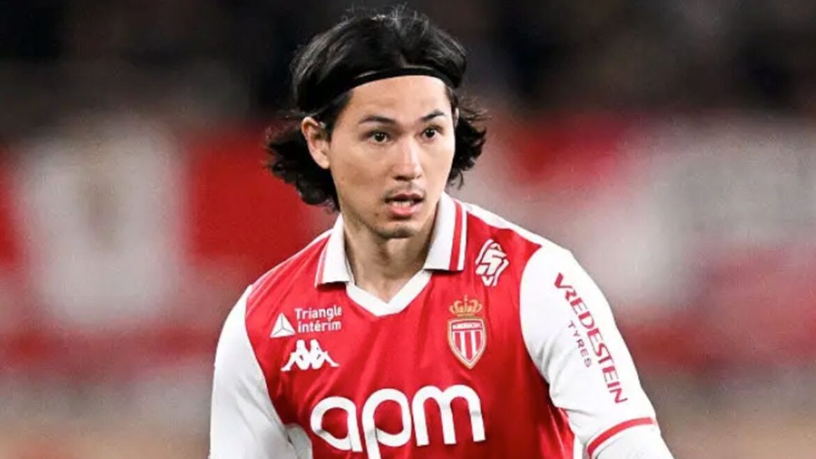 Minamino Takumi contributes to a comeback victory! He was involved in the penalty shoot, and his sharp shot hit the crossbar directly![March 30th]