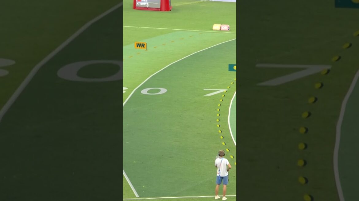 Camryn Rogers achieved 76.9 meters to win gold in the hammer throw at #Paris2024  📹 @rogers_camryn