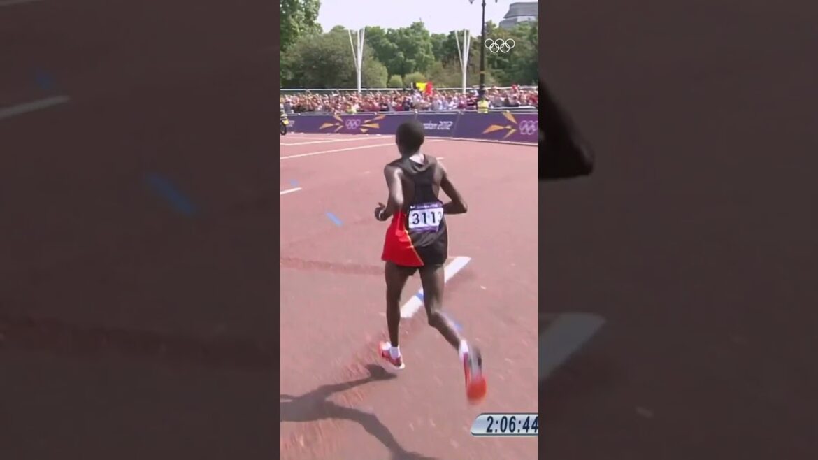 🤩 Let's take a jog down memory lane to #London2012, when the Olympic marathon took over the streets.