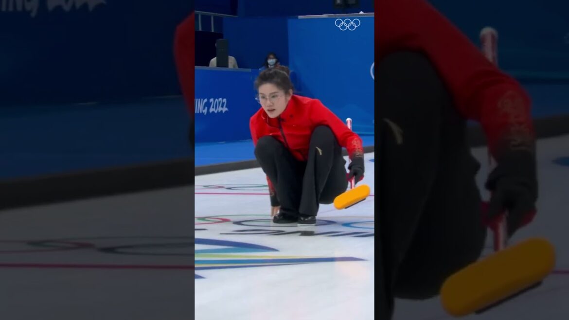 Curling at its finest. 🎯🇨🇳  #Olympics #Curling #WMDCC