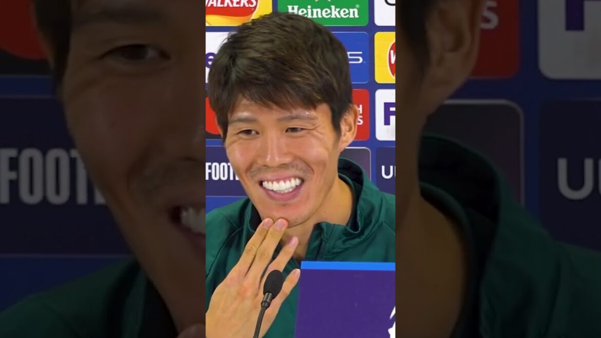 [Japanese translation]Tomiyasu Takehiro (Arsenal) is a Japanese national soccer team who shows stable defense at press conferences.