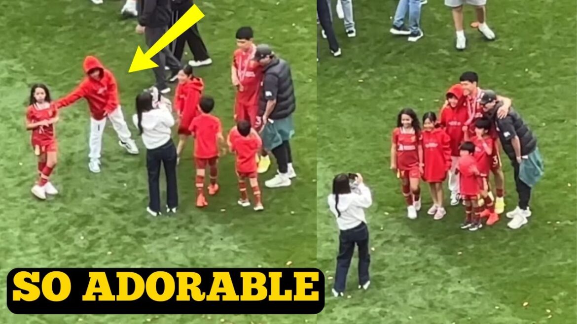 Wataru Endo & Mo Salah's daughters HEARTWARMING moment during Liverpool trophy celebration