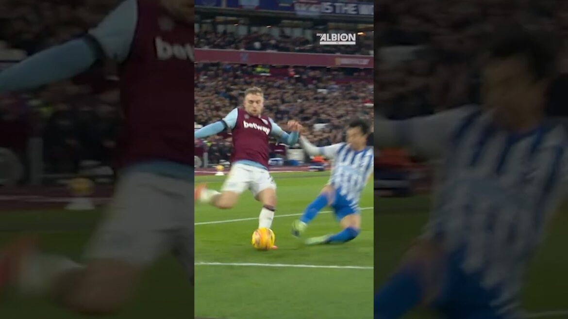 Mitoma's EXPERT Tackles 😮‍💨 #brightonandhovealbion #mitoma