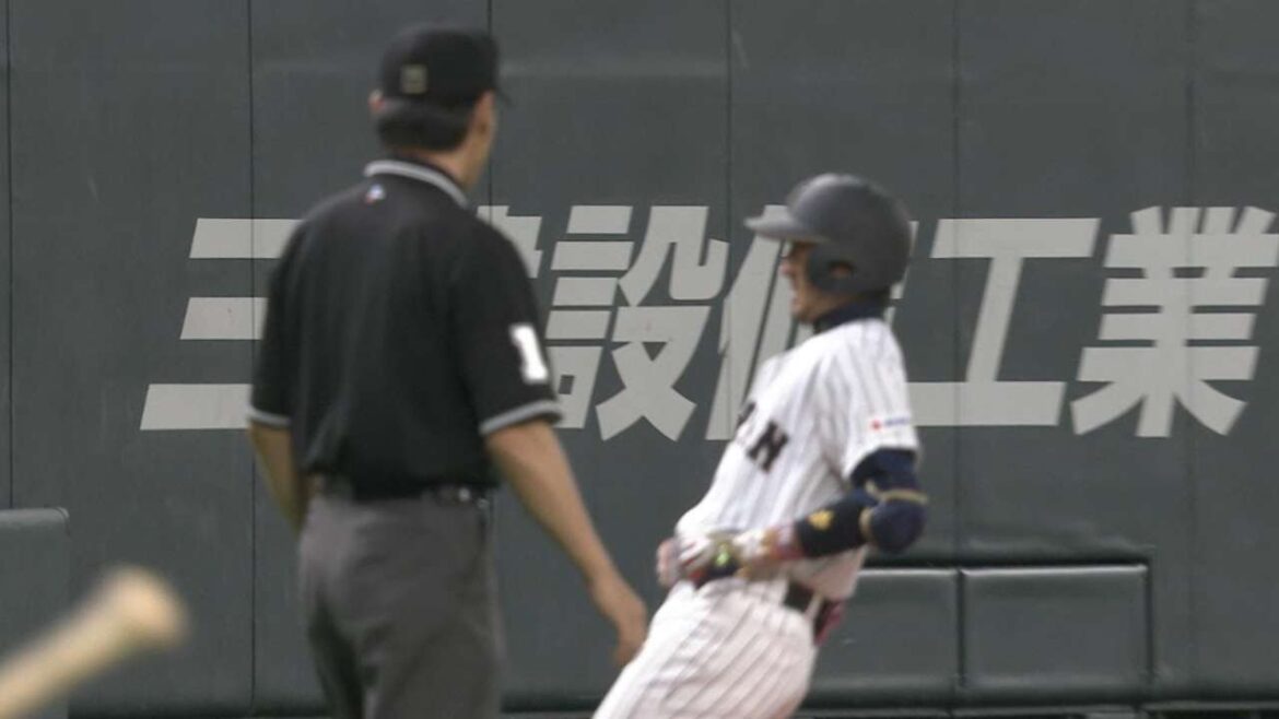 MLB@JPN: Kikuchi hustles for leadoff triple in 7th MLB@JPN: Kikuchi hustles for leadoff triple in 7th