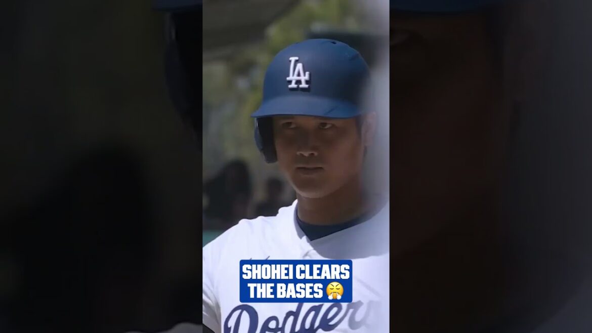 Shohei Ohtani unloads the bases with a TRIPLE!