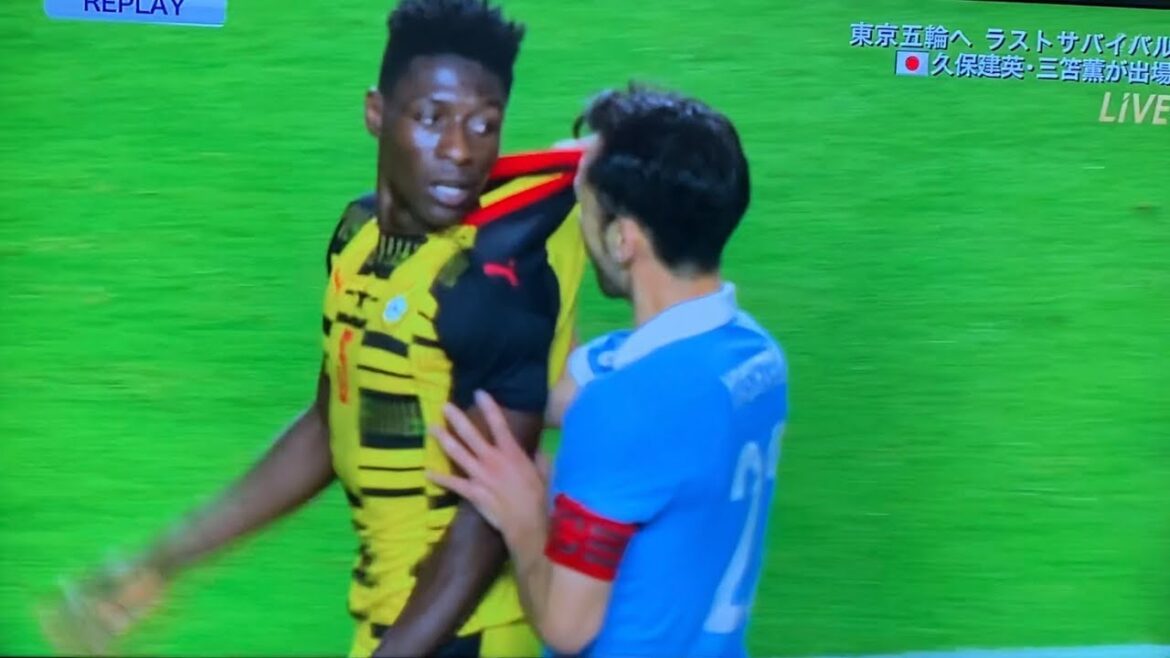 [U24 Japan National Team]Yoshida Maya gets angry at a malicious foul