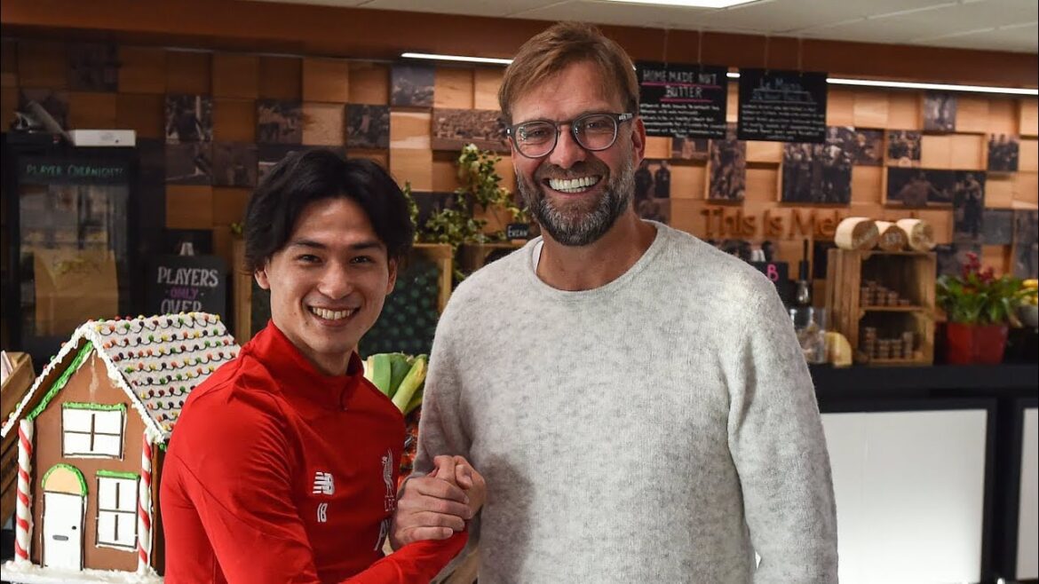 Takumi Minamino meets Jürgen Klopp, Sadio Mané and his new teammates