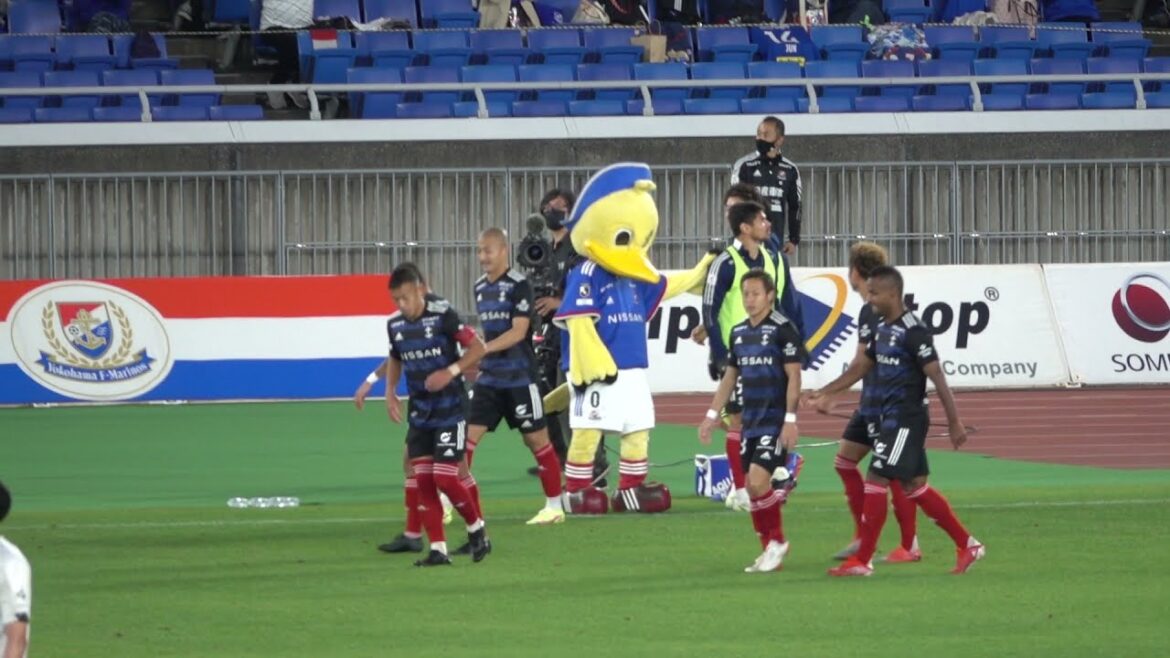 DAIZEN MAEDA! Maeda Dairen gets a hat trick! A great header! FC Tokyo is already in the lead-up mode! Nagatomo will struggle...