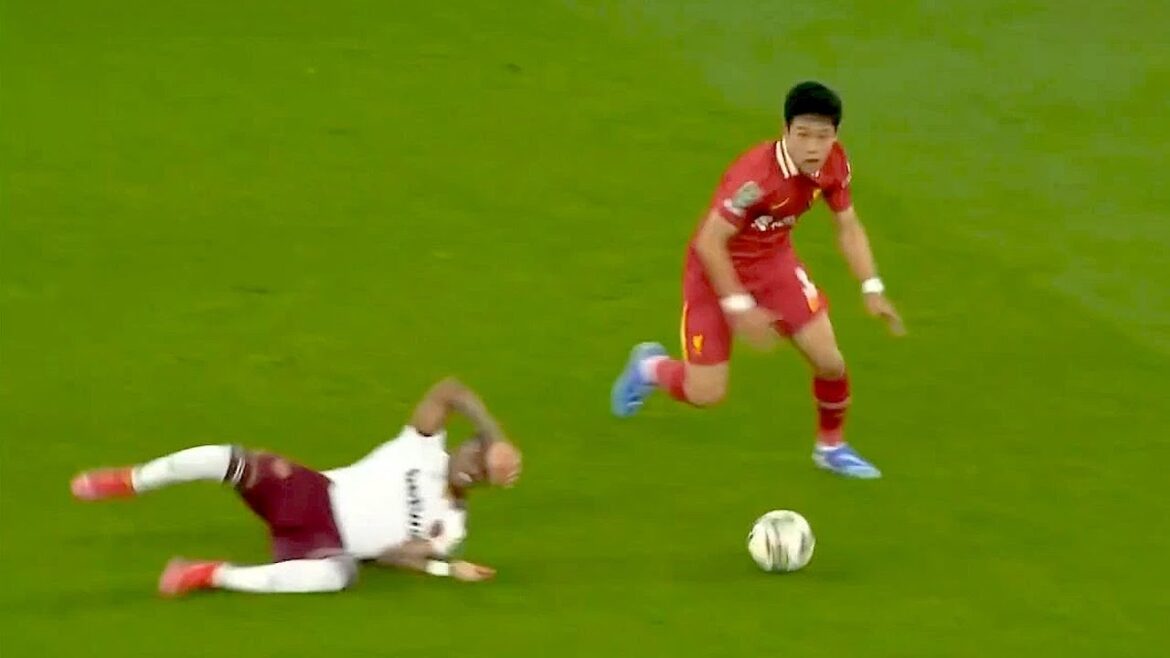 This is why we love Wataru Endo 🇯🇵