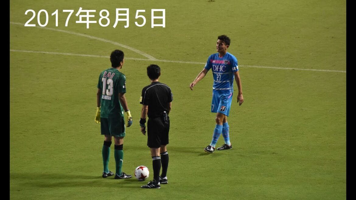 Gonda Shuichi (Sagan Tosu) and Rokutan Yuji (Shimizu S-Pulse)