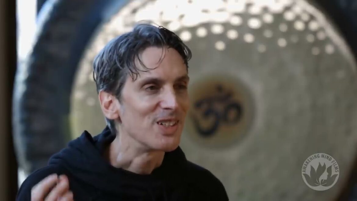 Daniel Schmidt Interview – Meditation, Self Inquiry, The Pathless Path of Awakening Daniel Schmidt Interview - Meditation, Self Inquiry, The Pathless Path of Awakening