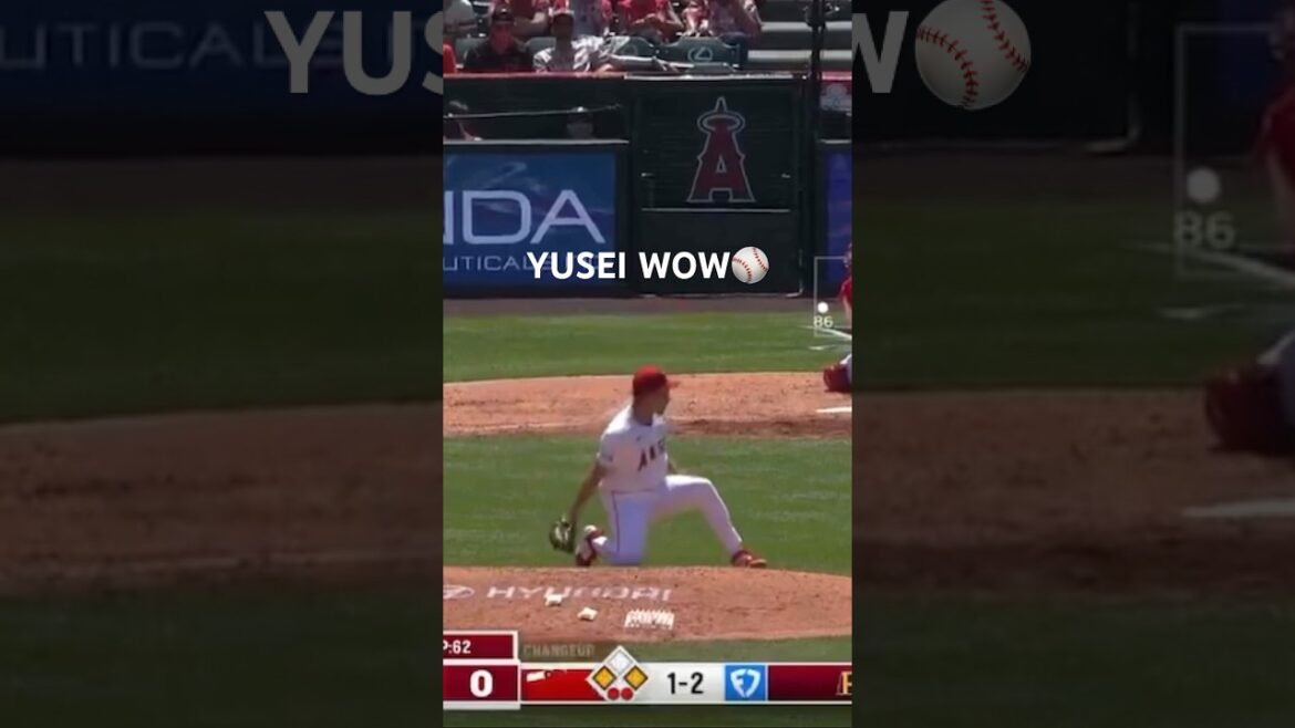 Yusei Kikuchi behind the back catch on a line drive #mlb