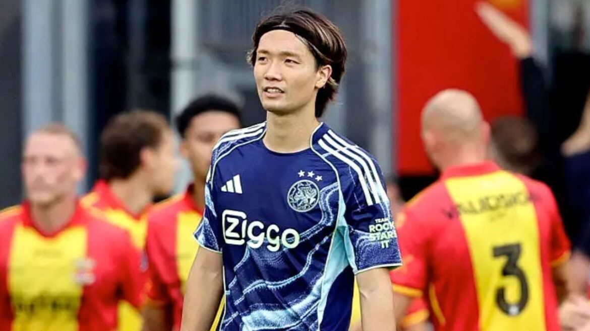Itakura Ko makes his Ajax debut! He has been hit with a series of good defensive performances, but also has a substituted injury[August 17th]