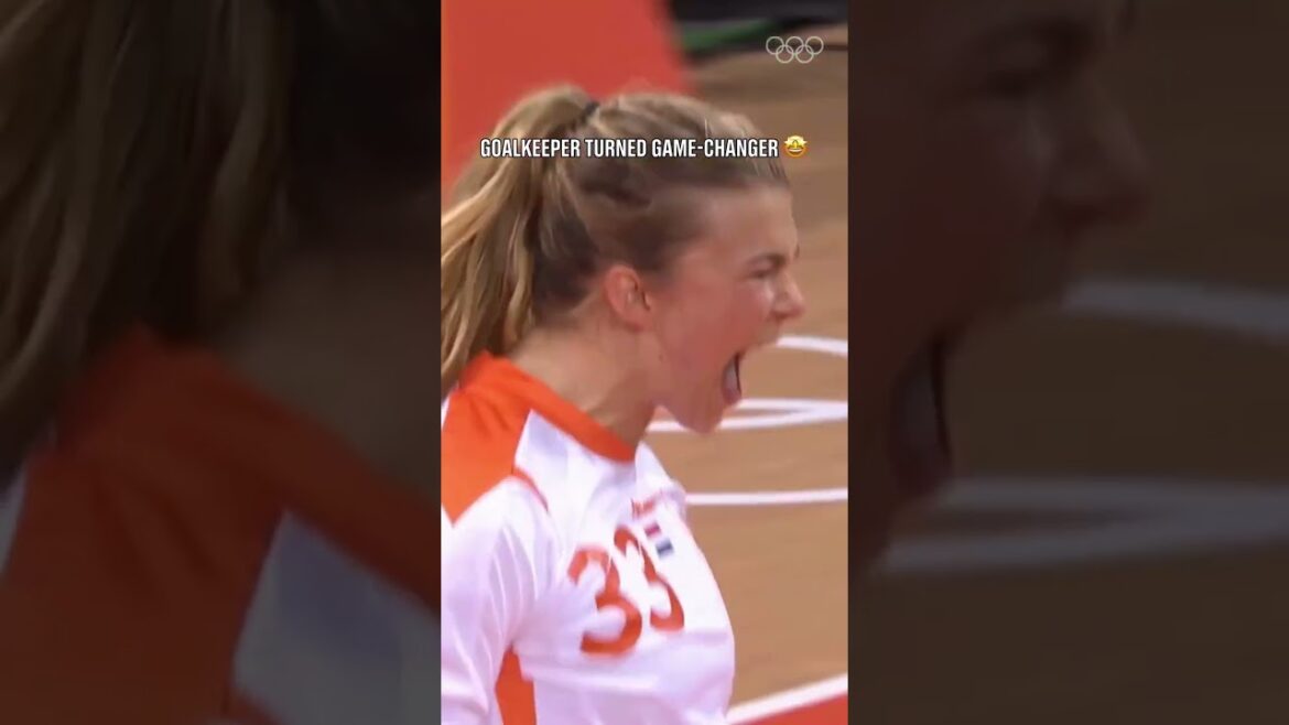 One throw. One goal. All class. 🙌 #Olympics