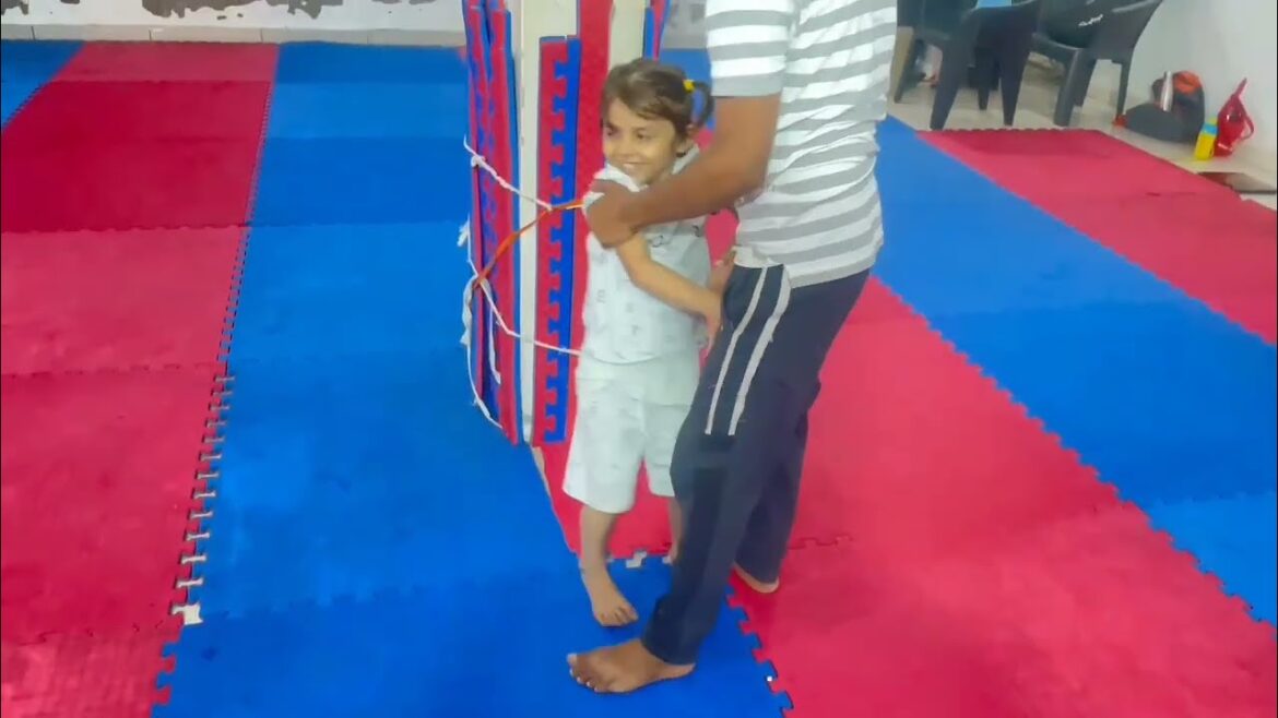 Karate stretching is really painful, karate leg split #sachinkarate karate stretching, leg split Karate stretching is really painful, karate leg split #sachinkarate karate stretching, leg split