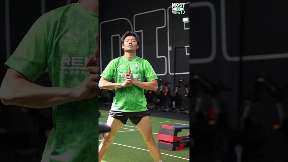 Gladbach’s new magic foot: on toes socks! Star newcomer totally awesome! #shorts Gladbach's new magic foot: on toes socks! Star newcomer totally awesome! #shorts