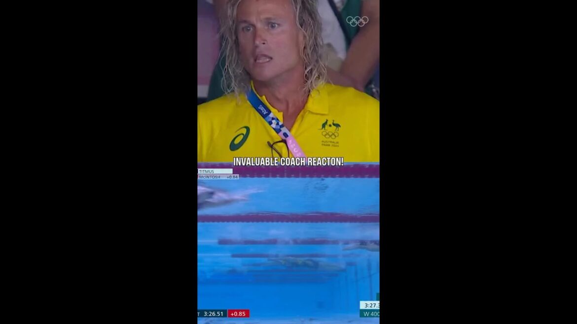 Defending her Olympic title with support from her coach! Ariarne Titmus has definitely won GOLD! 🥇