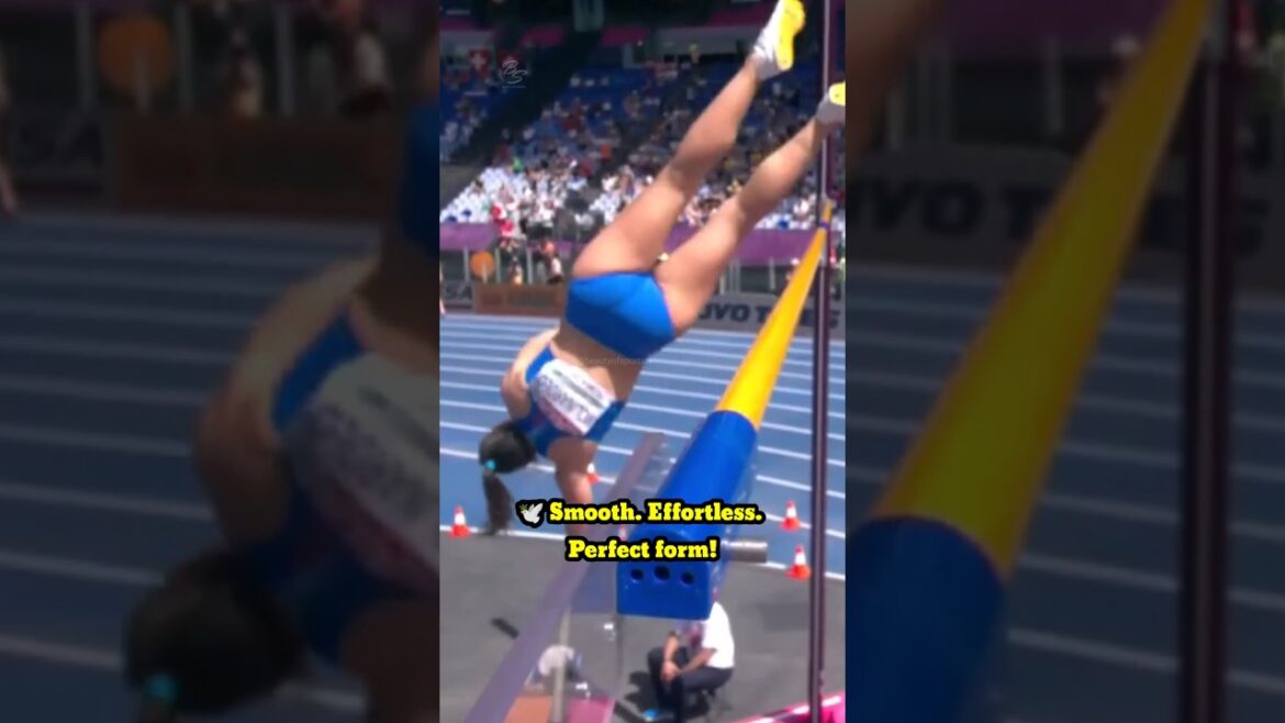 🚀🇮🇹 Elisa Molinarolo Flies Over 4.25m First Attempt! | Roma 2024 Women’s Pole Vault Qualifications