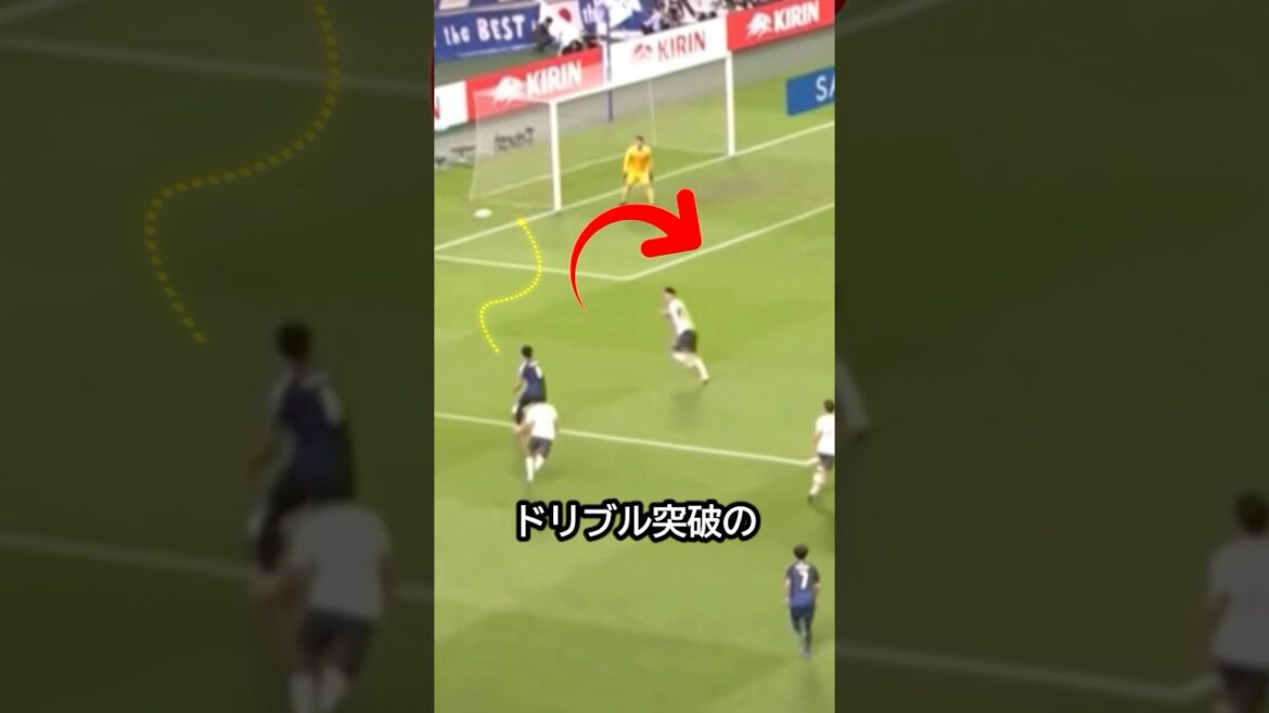 Minamino Takumi's skills, who dribble with her super-stomping legs, are impressive! ! #Soccer #Minano Takumi