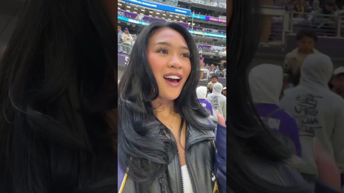 Olympic Gold Medalist Suni Lee checking in for Vikings vs. Eagles game! #Skol Olympic Gold Medalist Suni Lee checking in for Vikings vs. Eagles game! #Skol