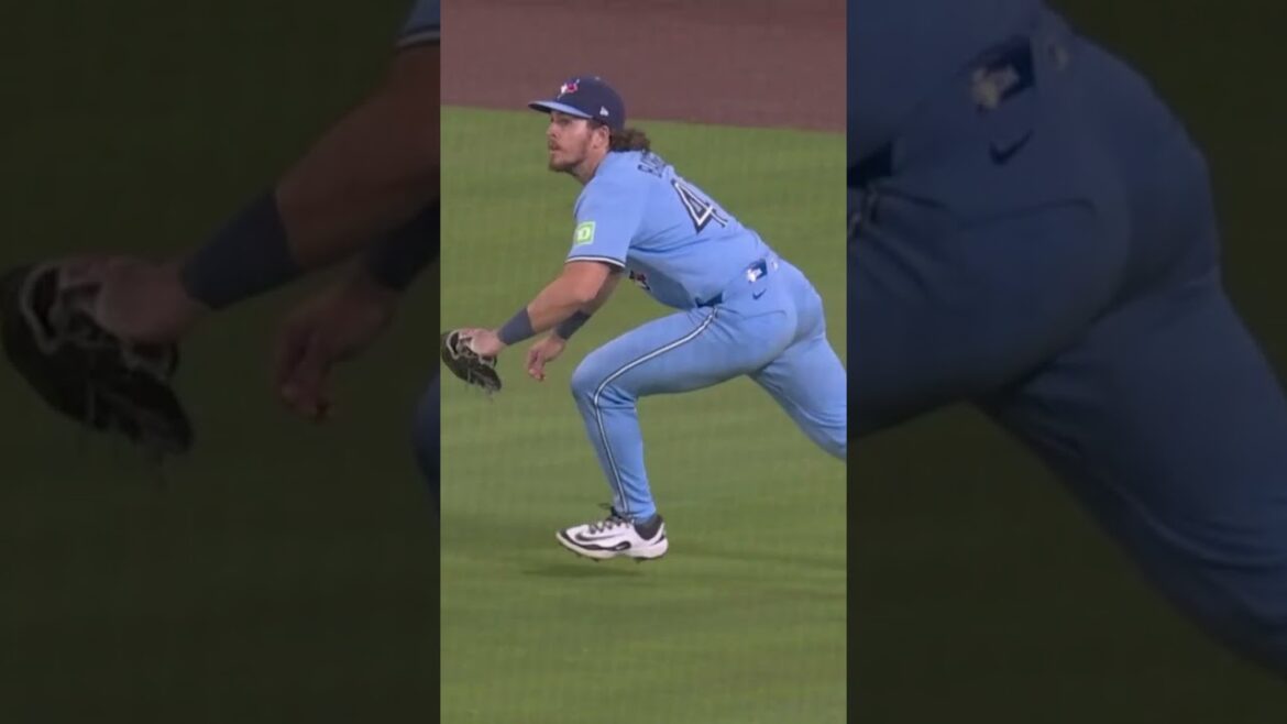 Addison Barger takes away a hit from Shohei Ohtani 😮💨 #WorldSeries Addison Barger takes away a hit from Shohei Ohtani 😮💨 #WorldSeries