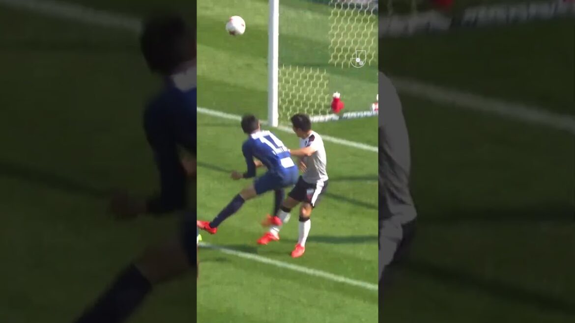 Happy Birthday, Takehiro Tomiyasu🎂🎉