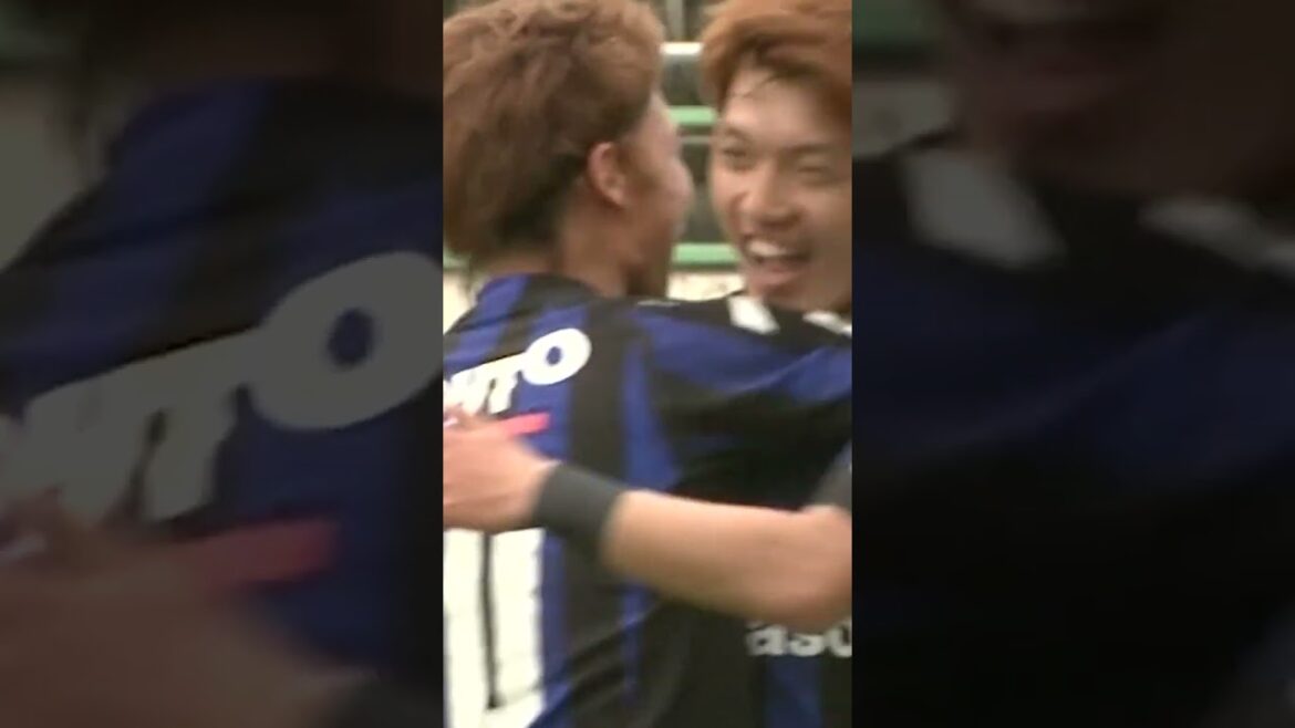 He came through the J.League.Now he’s making it count for Japan. Ritsu Doan with the finish.