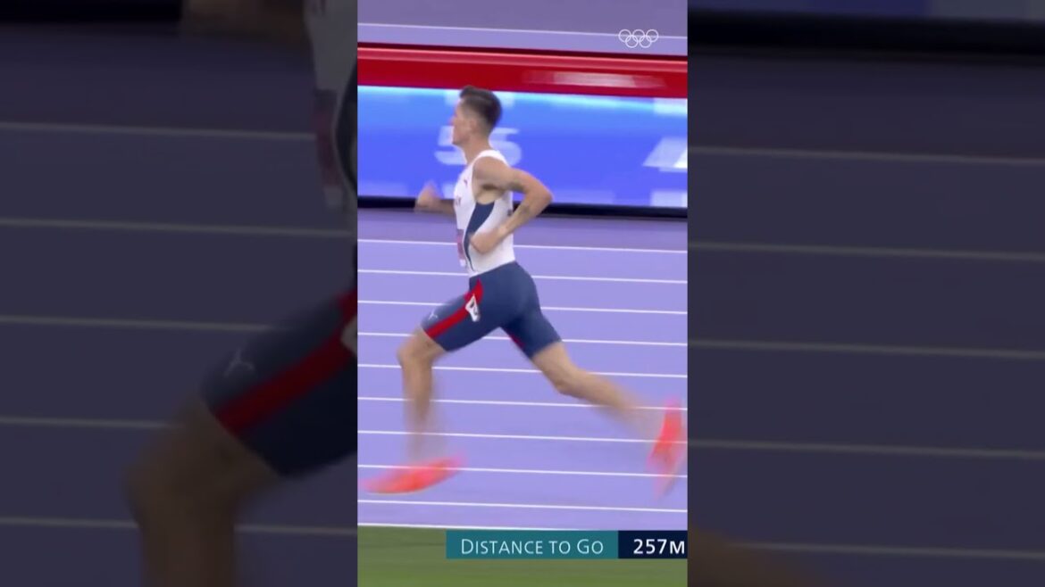 All eyes were on the track! Such a close finish!🤩 All eyes were on the track! Such a close finish!🤩