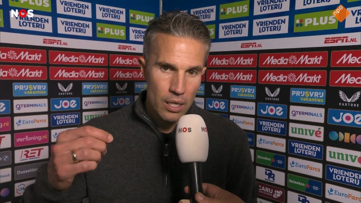 Van Persie doesn’t want to know ANYTHING about GETTING OFF: “I’m the RIGHT man here” 🤬 | PSV 3-0 Feyenoord | #psvfey Van Persie doesn't want to know ANYTHING about GETTING OFF: "I'm the RIGHT man here" 🤬 | PSV 3-0 Feyenoord | #psvfey