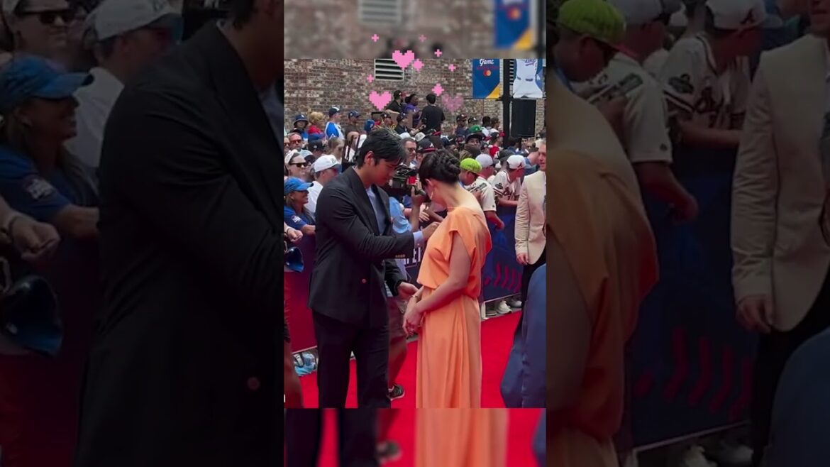 A heartwarming moment between Shohei Otani and Mamiko 💕 A close couple fixing each other's clothes