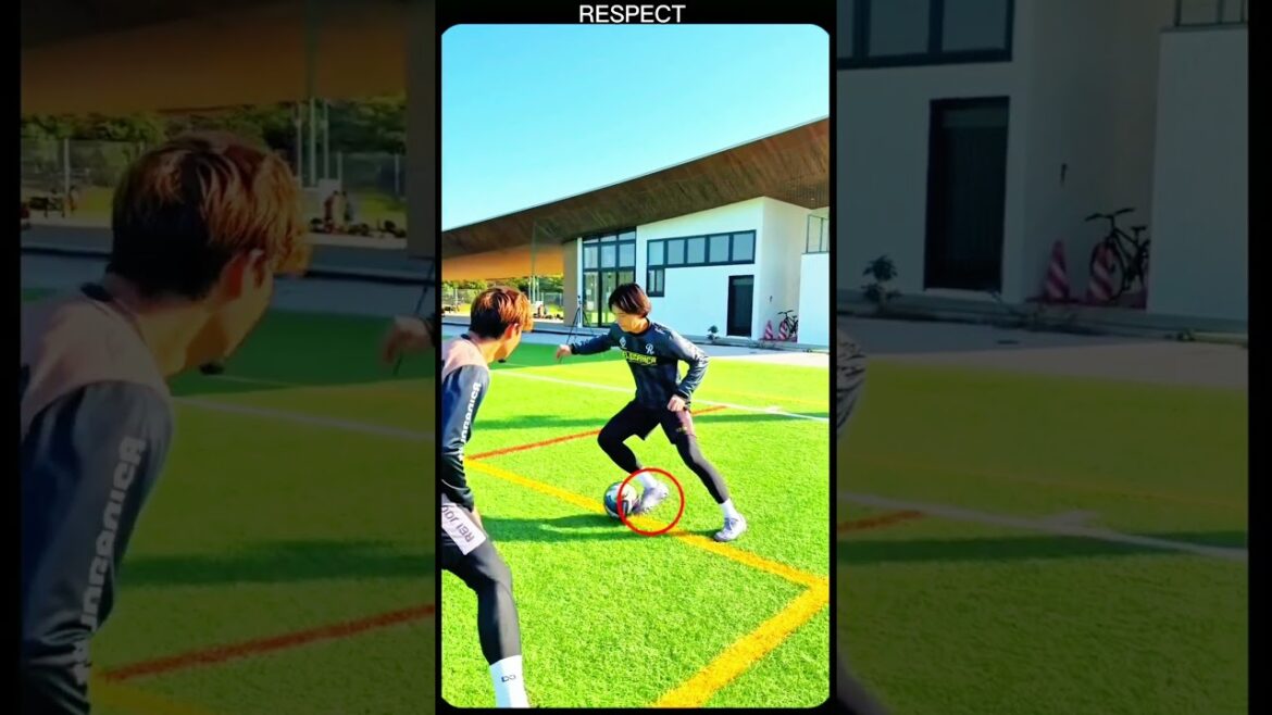 Kaoru Mitoma’s Signature Skill ⚽🔥 | Pure 1v1 Magic...#shorts #respect