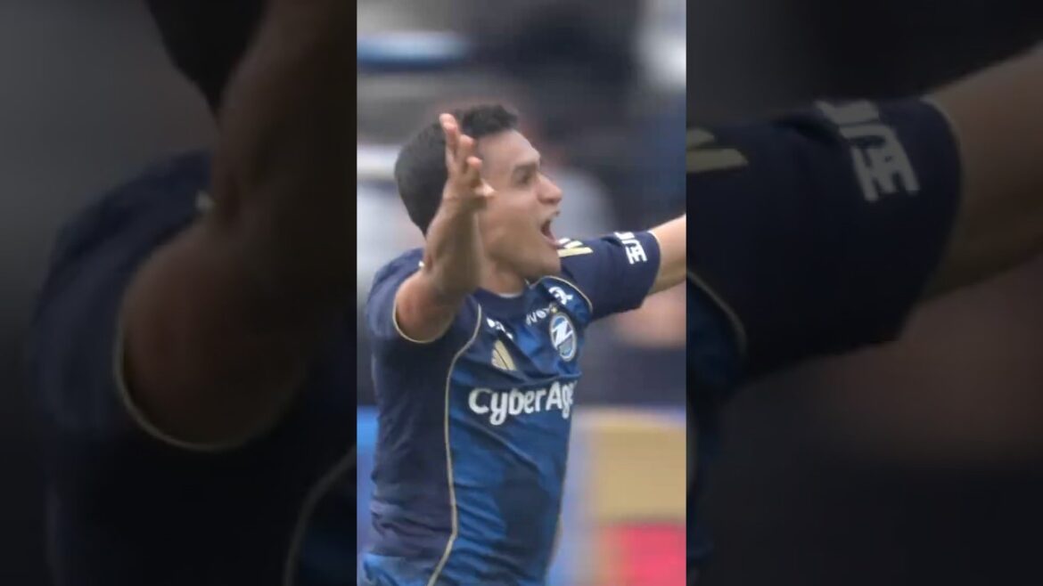 Erik from Soma's cross 🎯 2nd consecutive game opener ⚽️ ｜ #Mito Holyhock match #shorts #J League #soccer