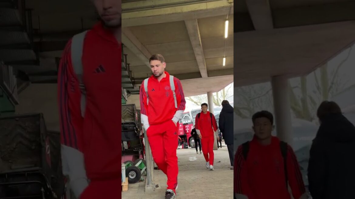 HIROKI ITO RAFFAEL GUERREIRO AND MIN JAE KIM BEFORE BUNDESLIGA MATCH VS IN BREMEN