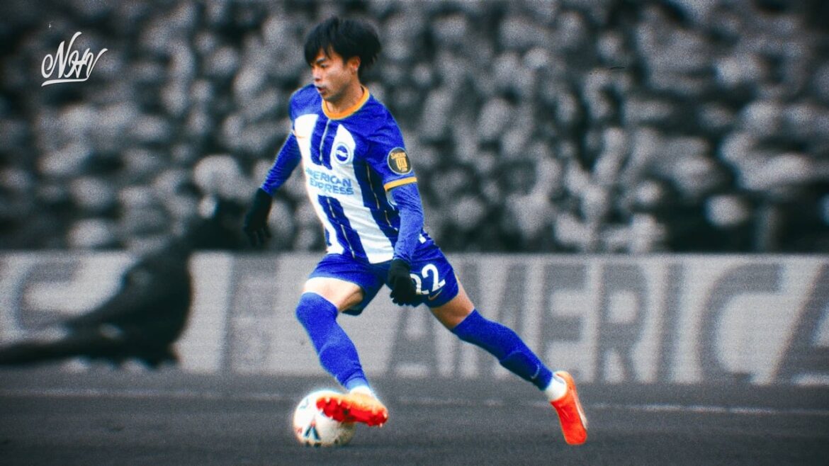 Kaoru Mitoma - Nobody Can Stop Him! | Dribbling Masterclass