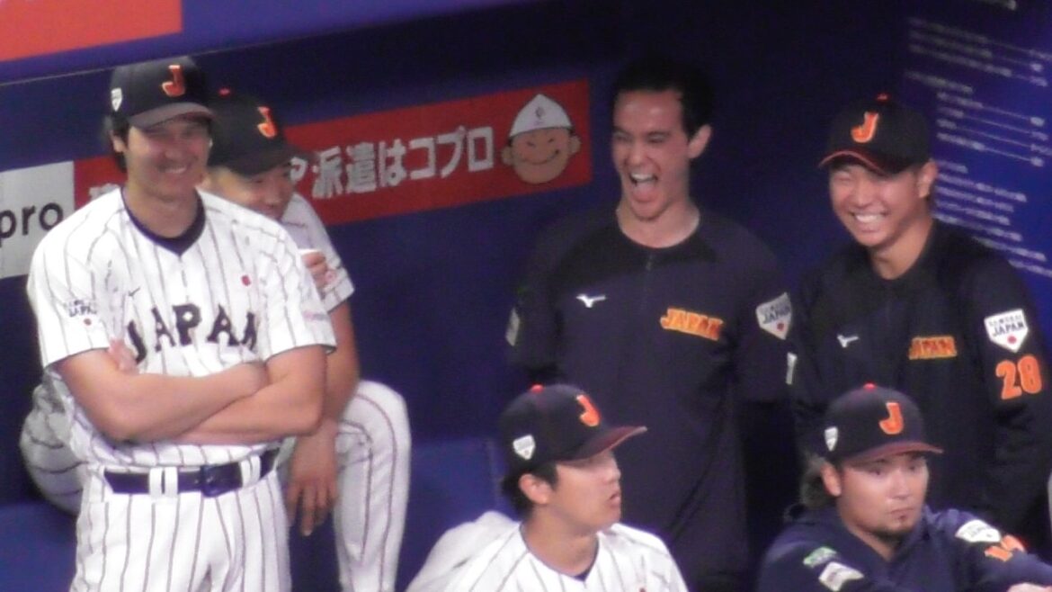 For some reason, Yusei Kikuchi sits like a major player. Shohei Otani, Hiroto Takahashi, Samurai bench with a very good atmosphere. Yumeto Kanamaru is a little nervous. Samurai Japan VS Chunichi Dragons 2026/02/27