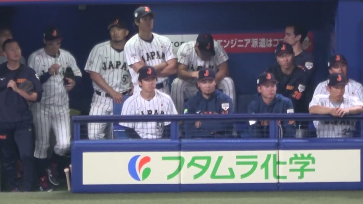 Introducing the players to the interpreter Mr. Iaton[Shohei Otani]Local video[SAMURAI JAPAN]