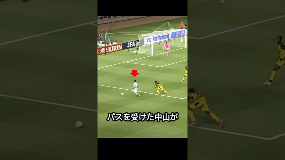 This is Kiyo Ueda! The day he skillfully toyed with defenders in front of the goal and created a goal for Japan! #Soccer #Kiyo Ueda