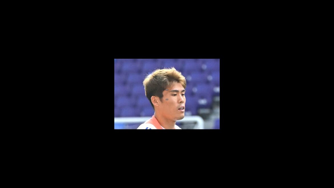 Should Takehiro Tomiyasu extend his contract with Ajax?