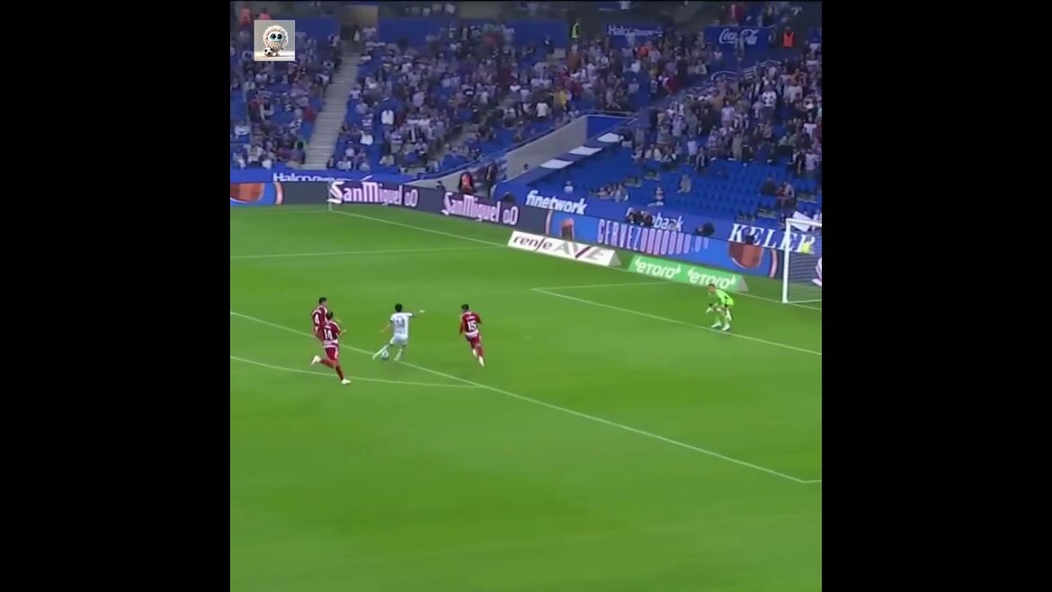 Explosive speed dribbling from the midfield! Takefusa Kubo's perfect goal #shorts