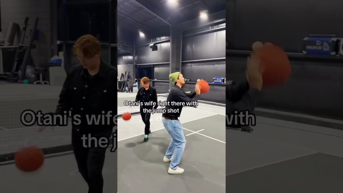 Shohei Ohtani and his wife Mamiko playing basketball 🏀