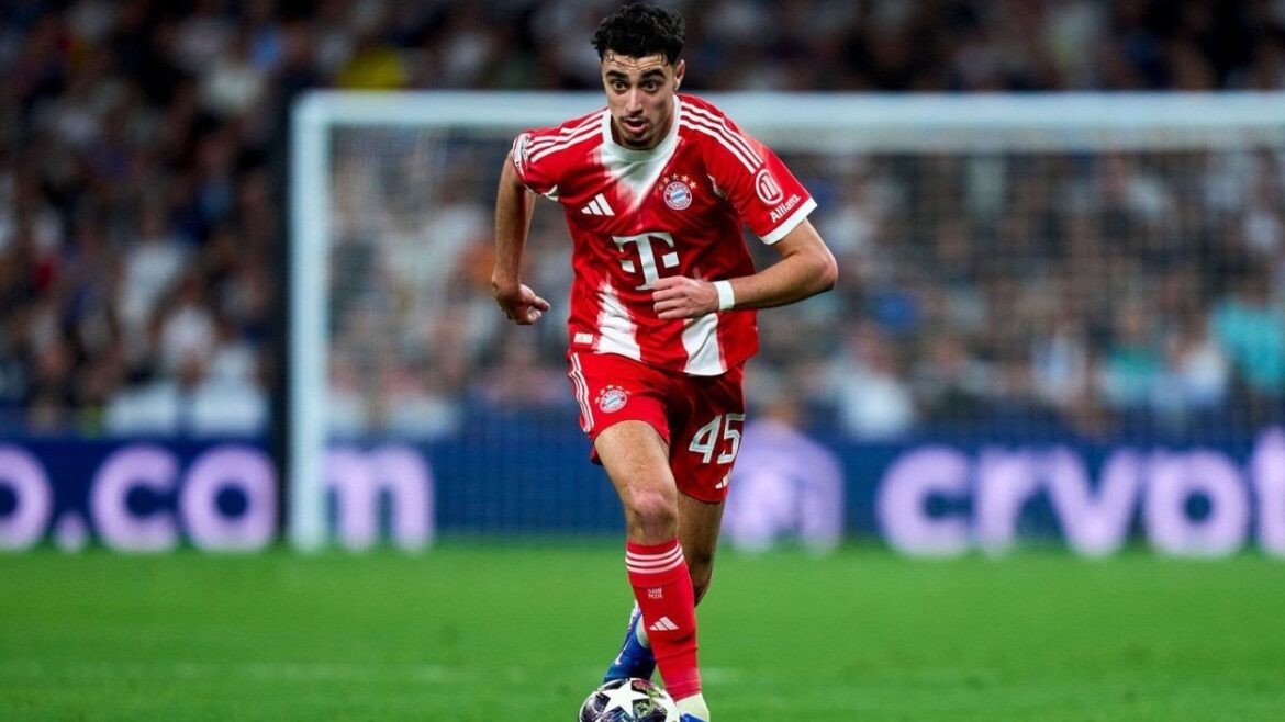 Aleksandar Pavlovic vs PSG 2026 (Away) | FC Bayern Munich