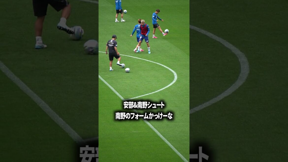 Minamino’s unique shooting form Minamino's unique shooting form