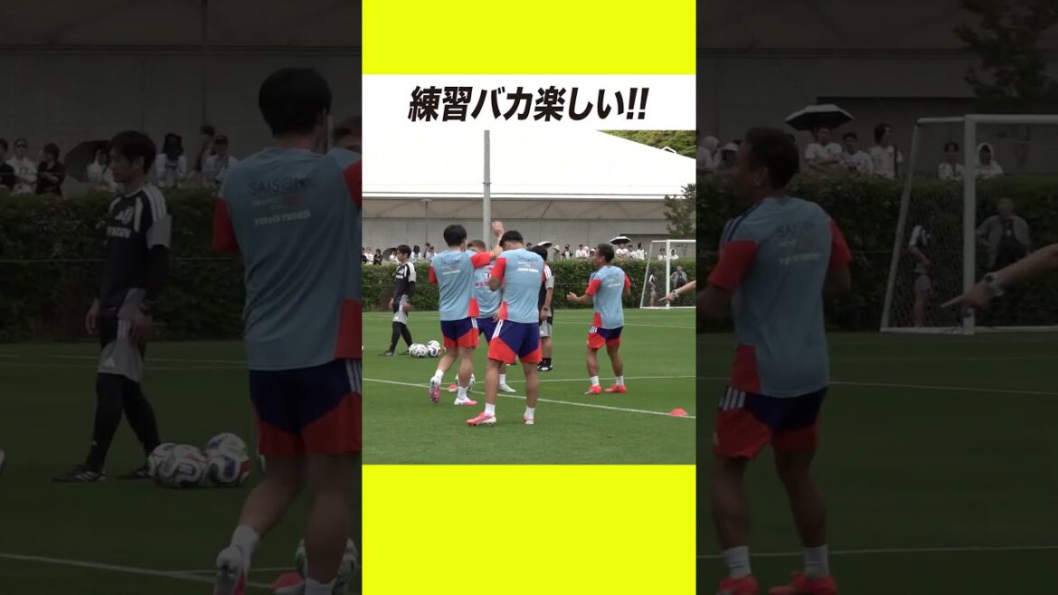 Rondo with coach Shunsuke Nakamura ⚽️ Yuto Nagatomo “Practice is so fun!”