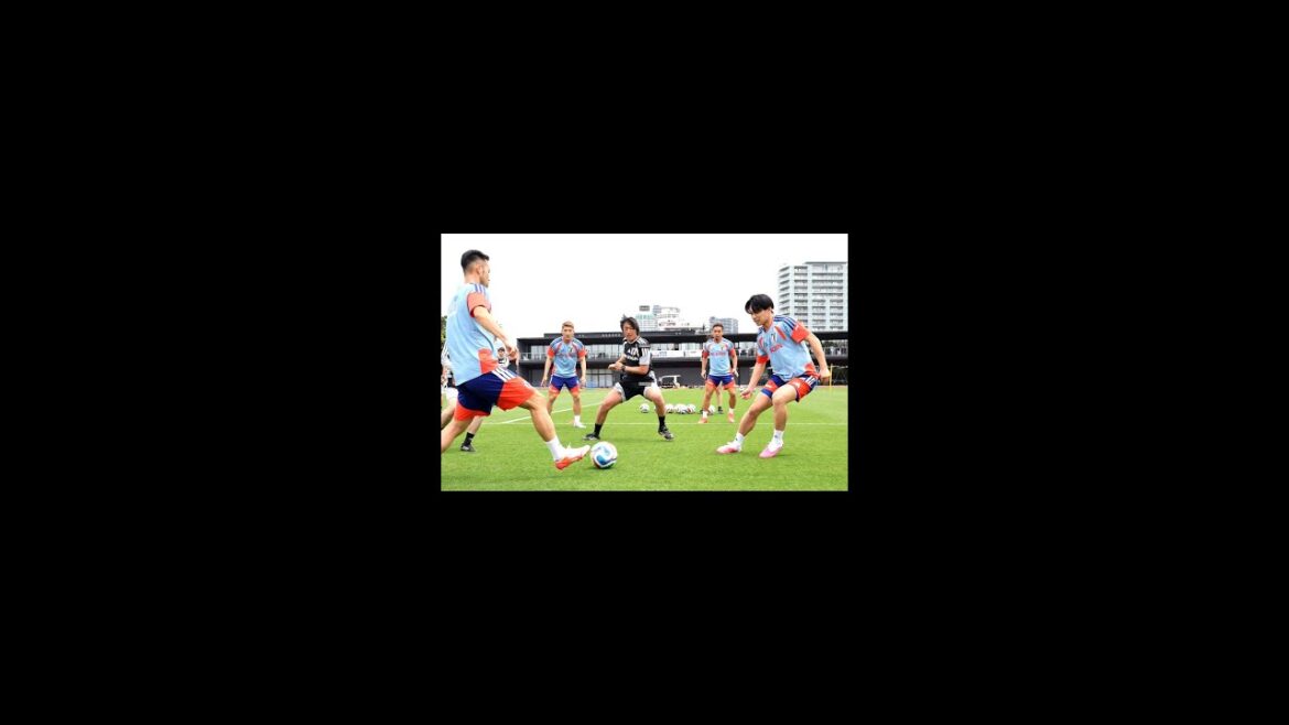 Coach Shunsuke Nakamura participates in the Japan national team training camp! Nagatomo enlivens practice Coach Shunsuke Nakamura participates in the Japan national team training camp! Nagatomo enlivens practice